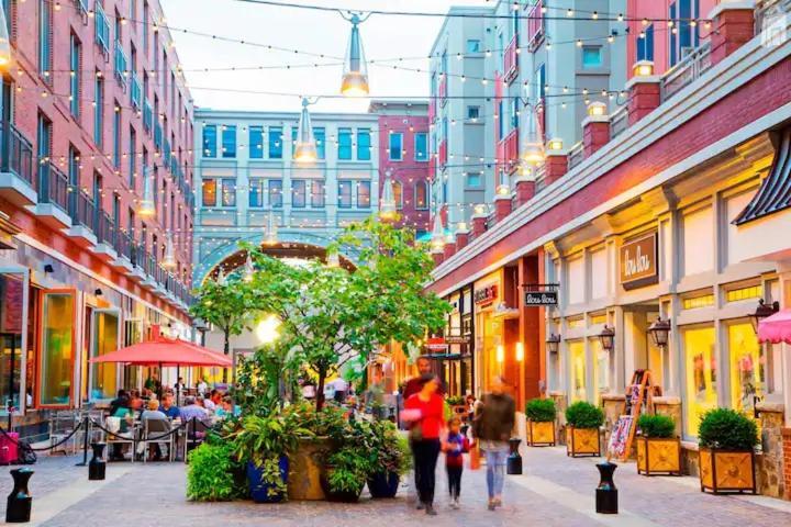 Dc'S Best Location 4 Bed With Parking Walk To Metro And Nightlife Bethesda Row Chevy Chase Eksteriør billede